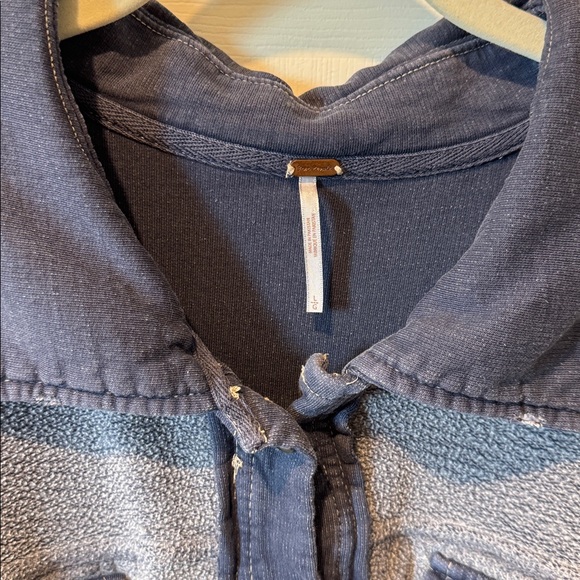 Free People oversized Inside-Out Blue and Gray Button-Up Jacket - Picture 2 of 6